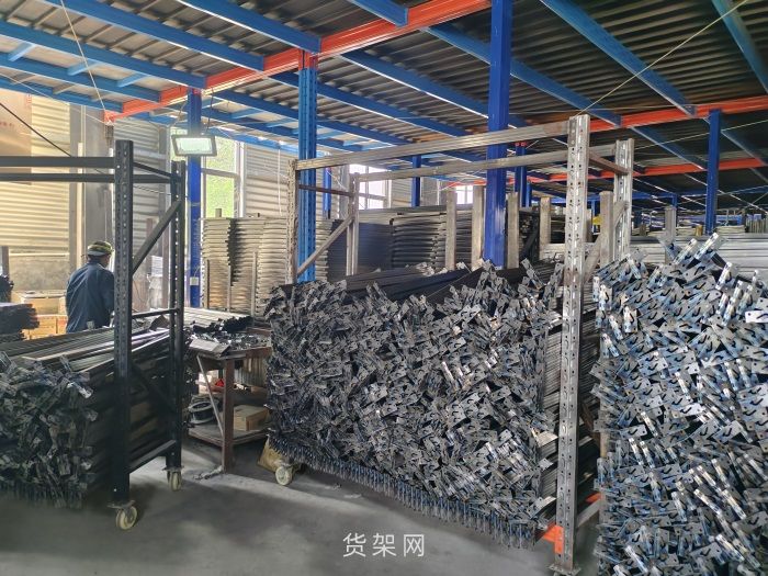 钢平台货架的成本是多少？(图1)
