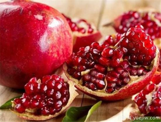 石榴籽的功效与作用 吃石榴要不要吐籽(图1) 石榴籽的功效与作用 吃石榴要不要吐籽(图1)